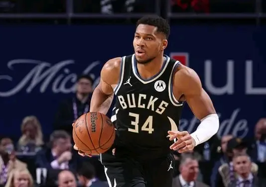 开云体育中国-尤文图斯攻防俱佳，轻松击败对手，全场震撼的简单介绍