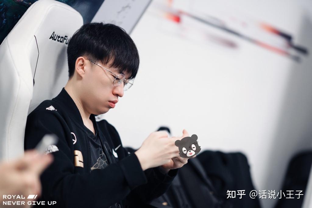 包含SHR轻取FNC,Kanavi开启传奇时刻焦点之战小组赛,成为赛场最大亮点的词条 包含SHR轻取FNC,Kanavi开启传奇时刻焦点之战小组赛,成为赛场最大亮点的词条