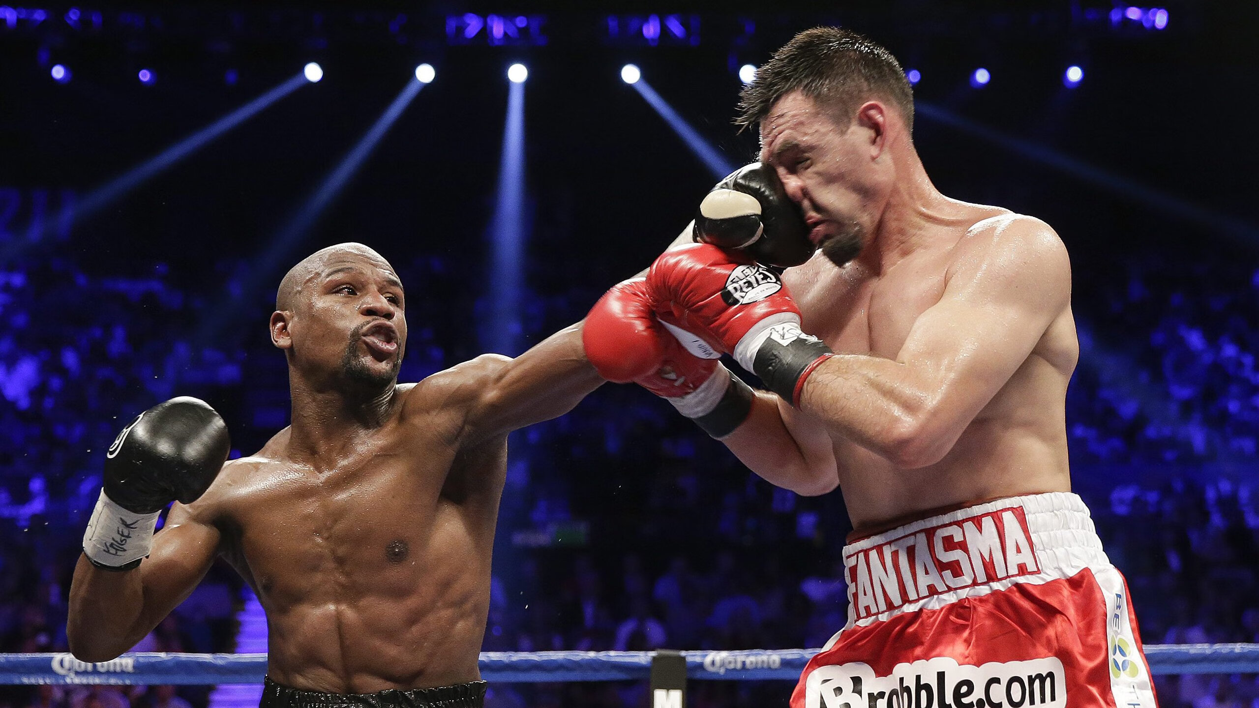 跨界狂想成真!山西队F1战术碾压爵士,米切尔化身赛道指挥官引爆体育圈